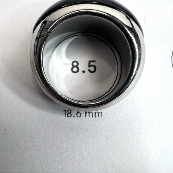 Calvin Klein Black and Silver Cocktail Statement Ring Size 8.5 - Picture 3 of 7